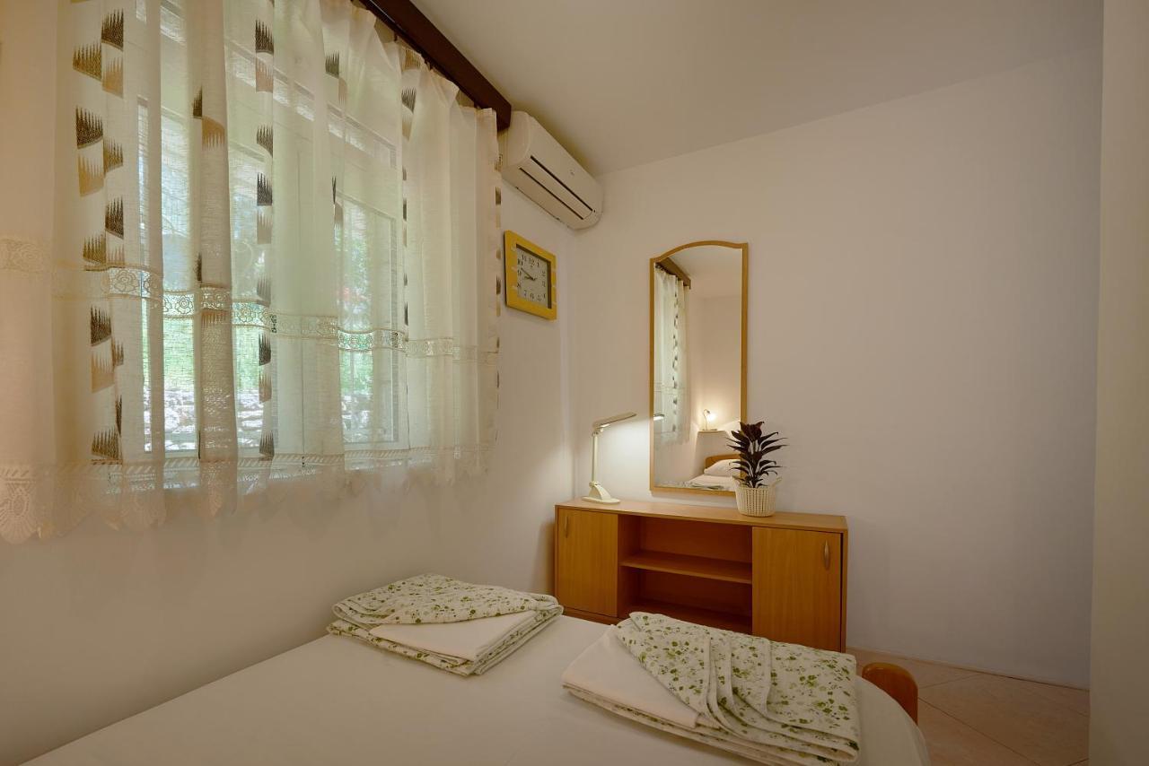 Apartmani Kuca U Maslinama Sveti Stefan Exterior foto