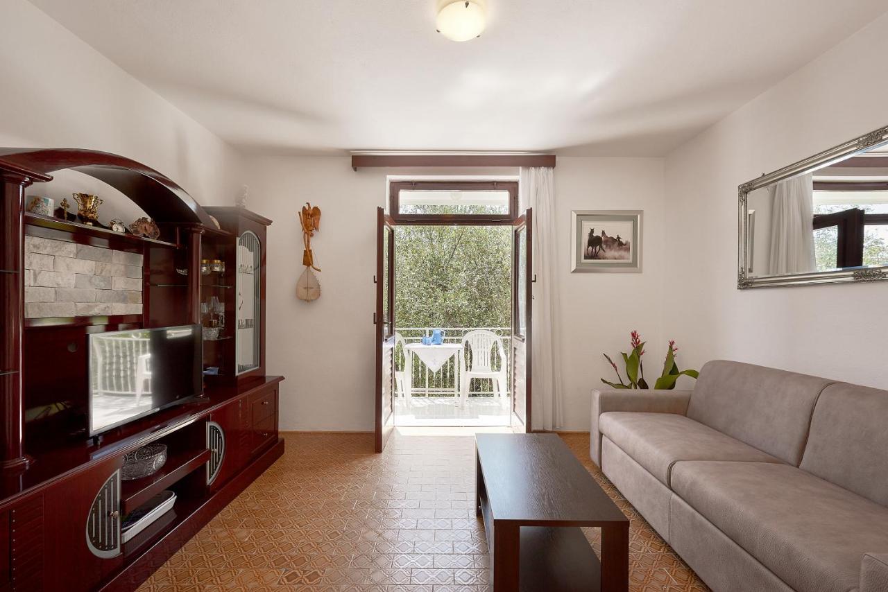 Apartmani Kuca U Maslinama Sveti Stefan Exterior foto
