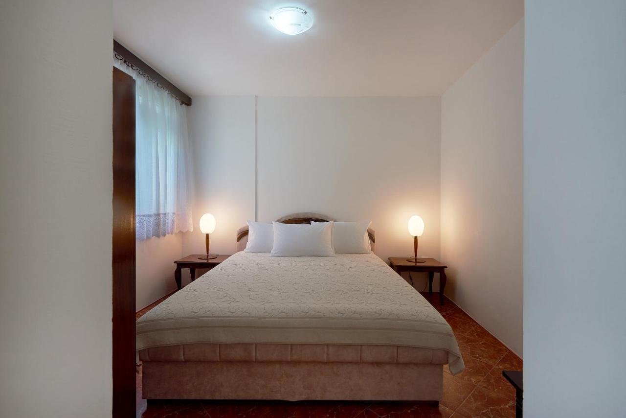 Apartmani Kuca U Maslinama Sveti Stefan Exterior foto
