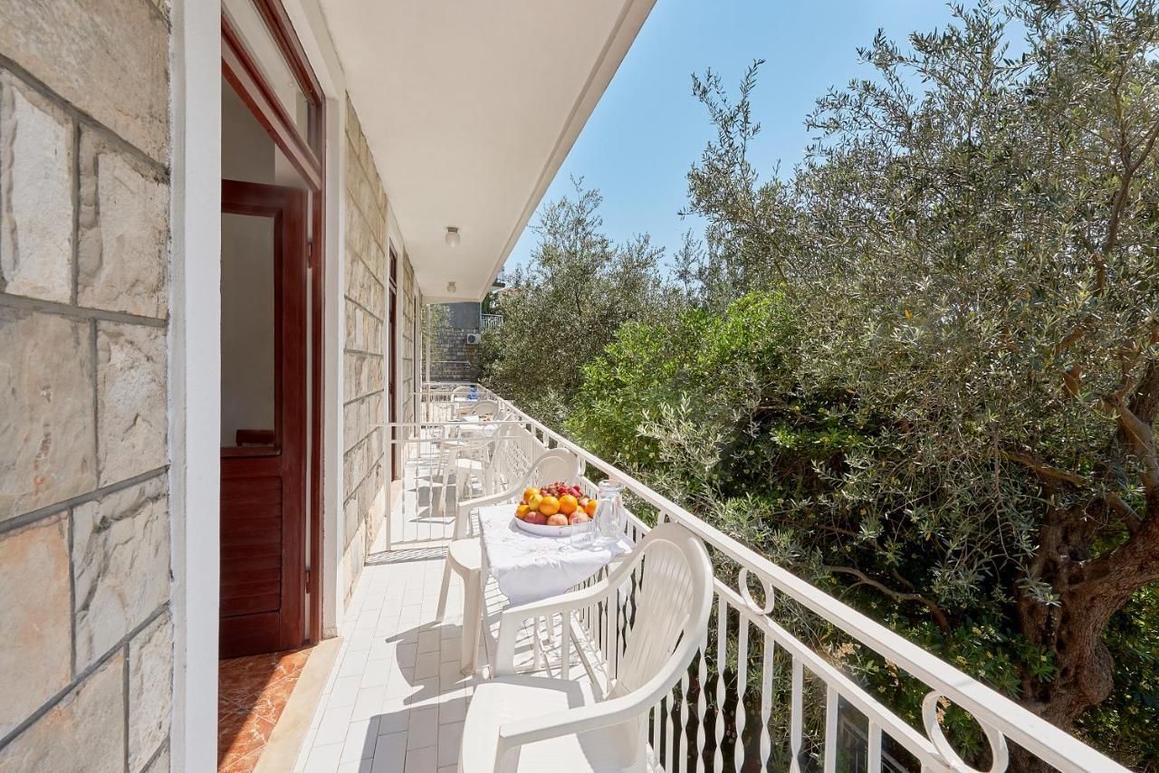 Apartmani Kuca U Maslinama Sveti Stefan Exterior foto