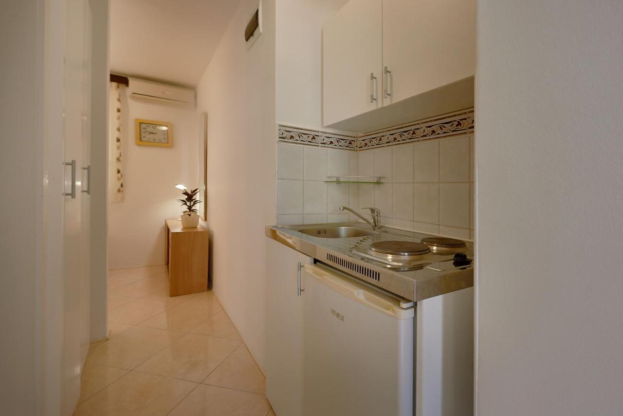 Apartmani Kuca U Maslinama Sveti Stefan Exterior foto